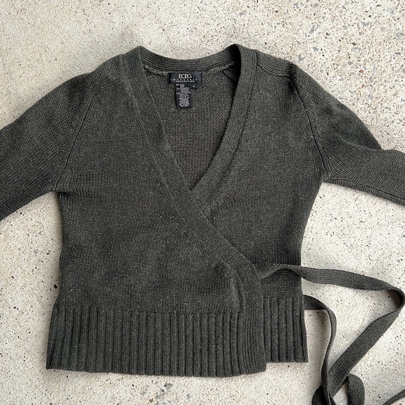 BCBGMaxazria dark olive silk/cashmere chunky cropped wrap sweater size small - Picture 6 of 11